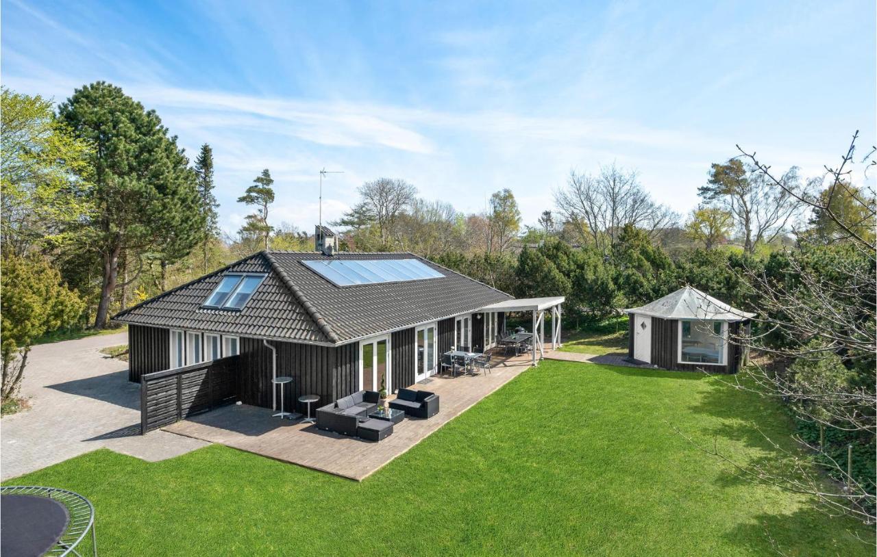 Beautiful Home In Gilleleje With Indoor Swimming Pool Kültér fotó